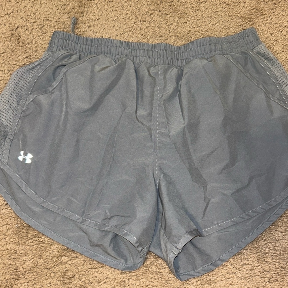 Grey Underarmor shorts Medium
